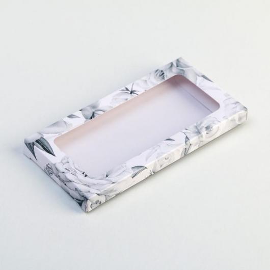 Коробка для шоколада «Цветы», с окном, 17,3 × 8,8 × 1,5 см