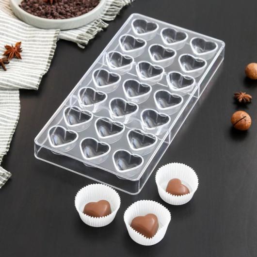 Форма для шоколада и конфет «Сердца», 28×14 см, 21 ячейка, ячейка 2×3 см