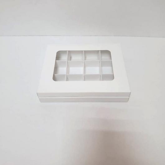 Коробка для конфет белая с окном 20х16,6х3,7см (12)